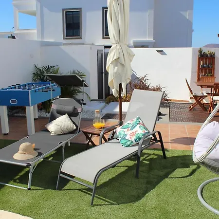 Clara Villa Playa Blanca